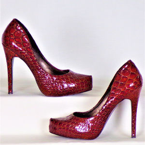 Very-high-heel platform pumps 7.5B red faux snake